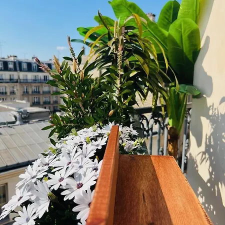 Vue Montmartre & Balcon