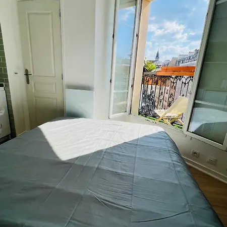 Vue Montmartre & Balcon Parijs