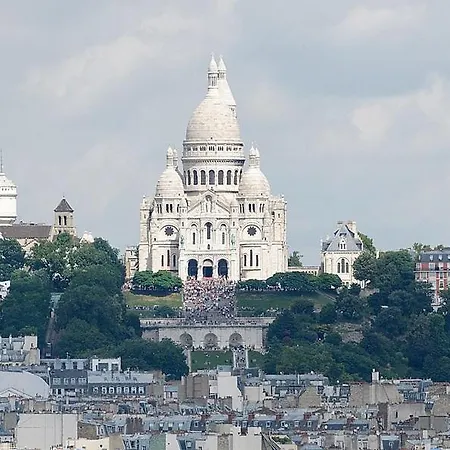 Vue Montmartre & Balcon * Parijs