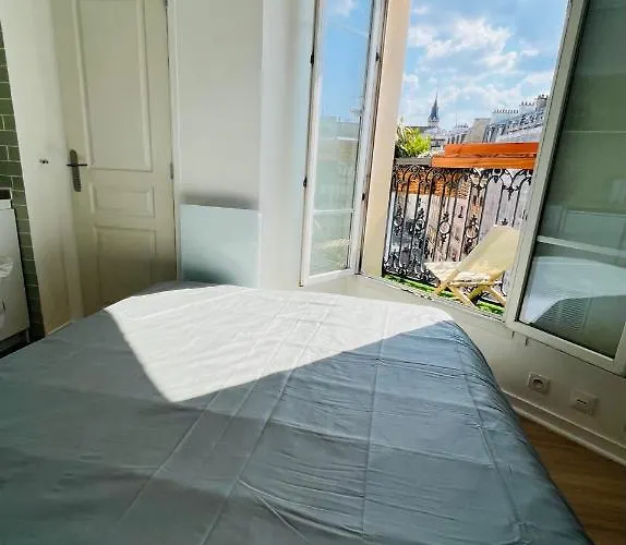 Vue Montmartre & Balcon パリ