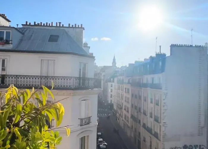 Vue Montmartre & Balcon