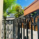 Vue Montmartre & Balcon פריז