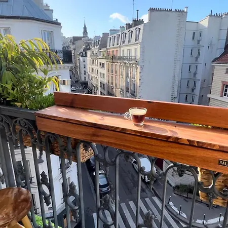 Apartment Vue Montmartre & Balcon