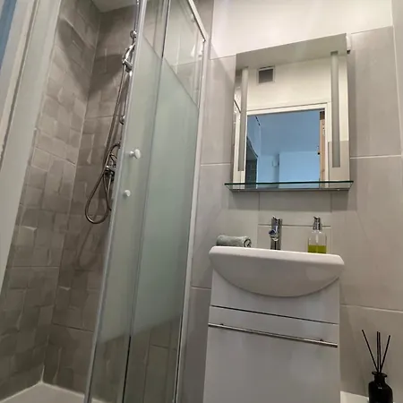 Vue Montmartre & Balcon Apartment *