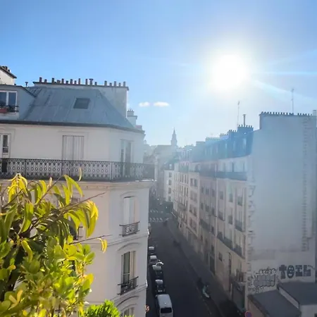 Vue Montmartre & Balcon